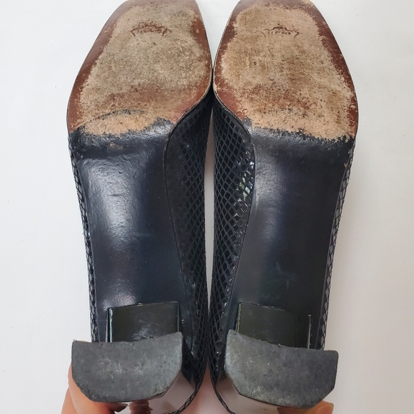 Stuart Weizman Patent Leather Block Heeled Shoes - Picture 8 of 8